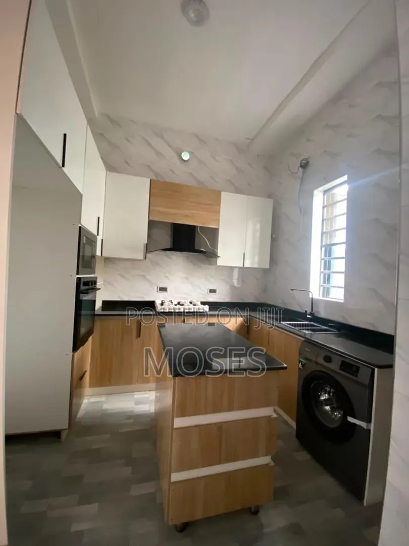 5bdrm Duplex in Inside An Access, Off Lekki-Epe Expressway for sale in Off Lekki-Epe Expressway