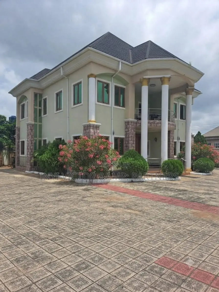 8bdrm Duplex in Guzape District for sale in Guzape District