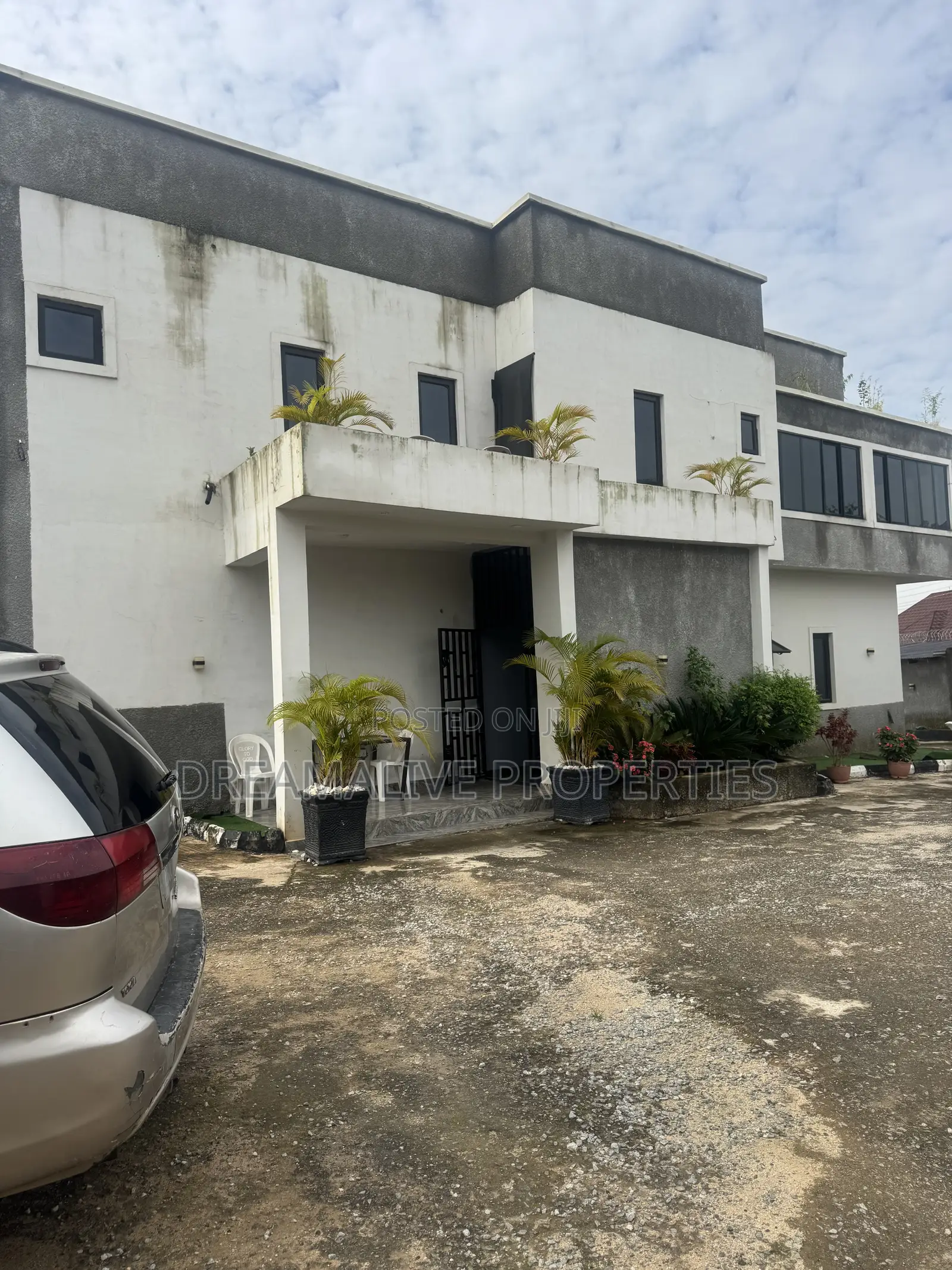 7bdrm Duplex in Ushafa for sale in Ushafa