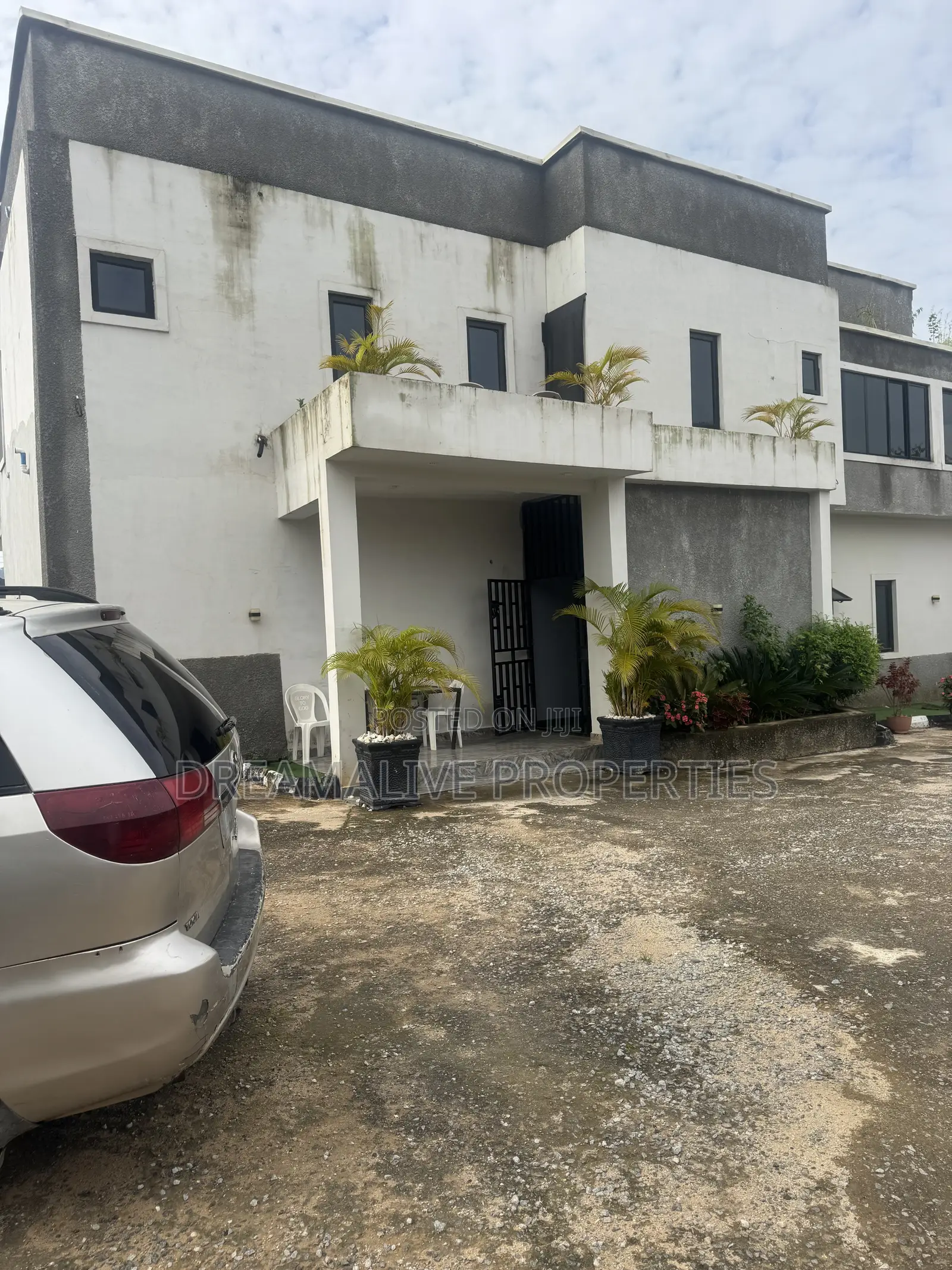 7bdrm Duplex in Ushafa for sale in Ushafa