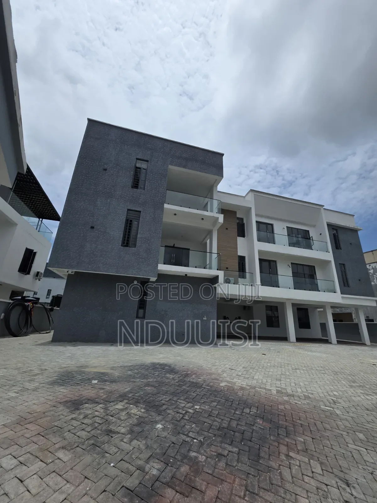 3bdrm Apartment in Beach Resort Estate, Osapa london for sale in Osapa london
