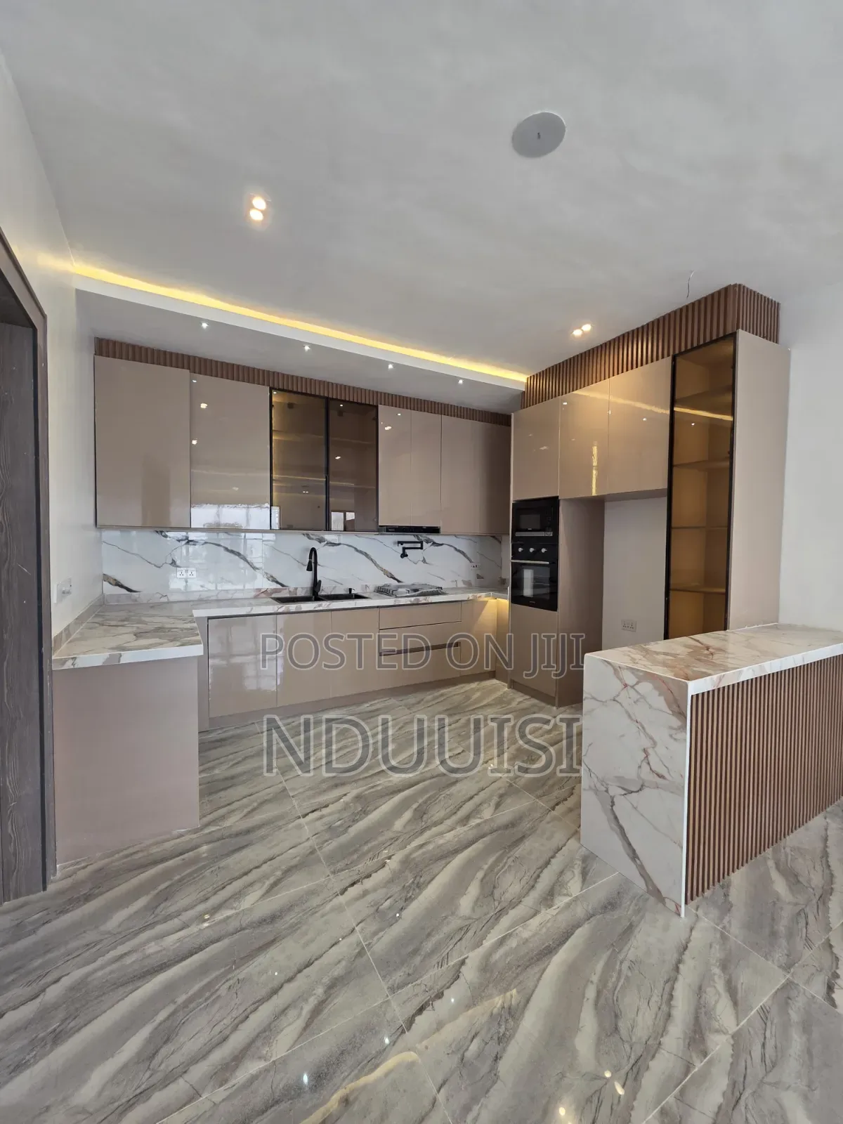 3bdrm Apartment in Beach Resort Estate, Osapa london for sale in Osapa london