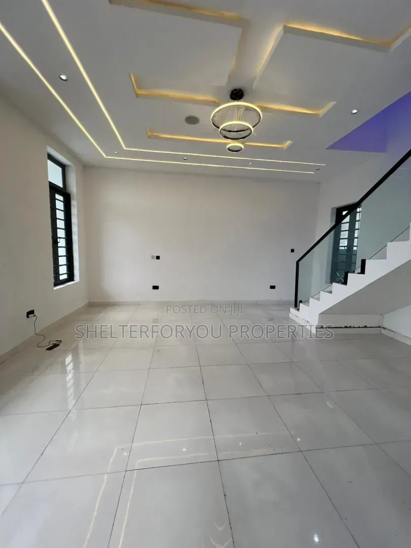 4bdrm Duplex in Sangotedo for sale in Sangotedo