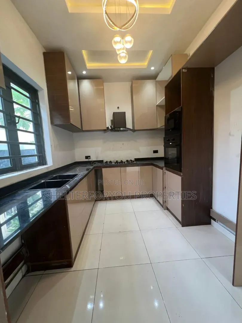 4bdrm Duplex in Sangotedo for sale in Sangotedo