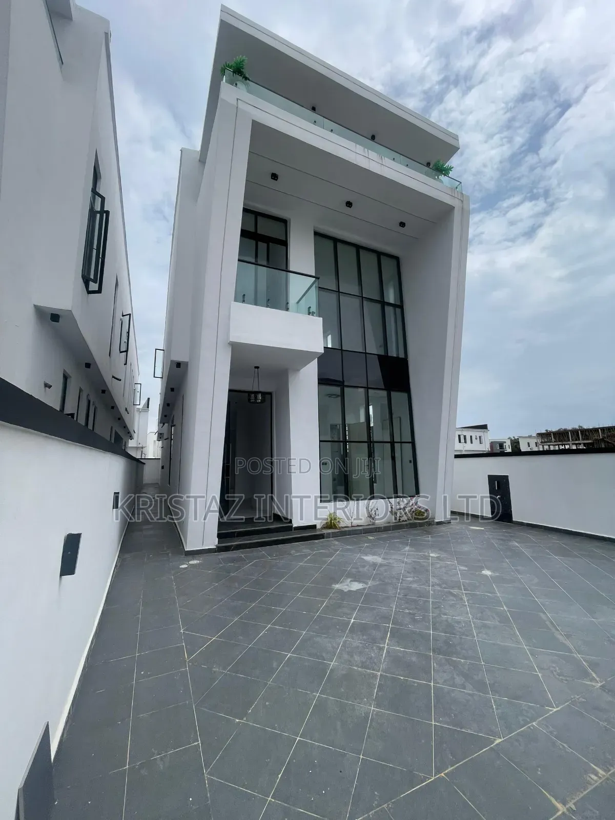 4bdrm Duplex in Lekki Phase 2 for sale in Lekki Phase 2