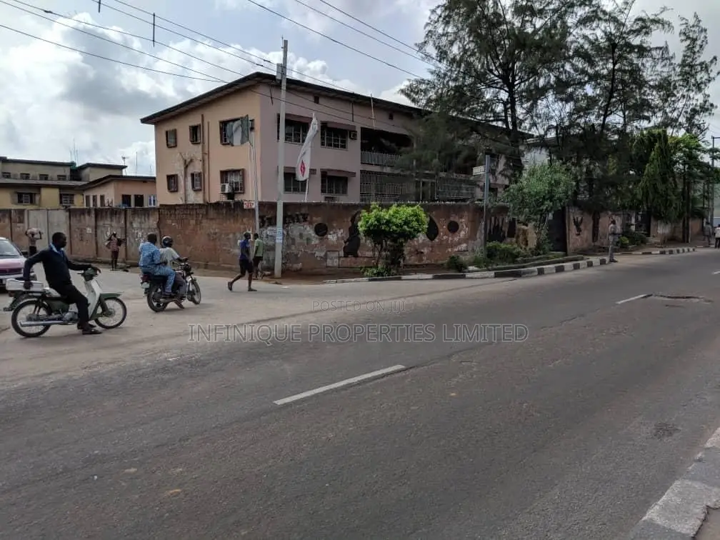 Land With Existing Structure in Palmgroove