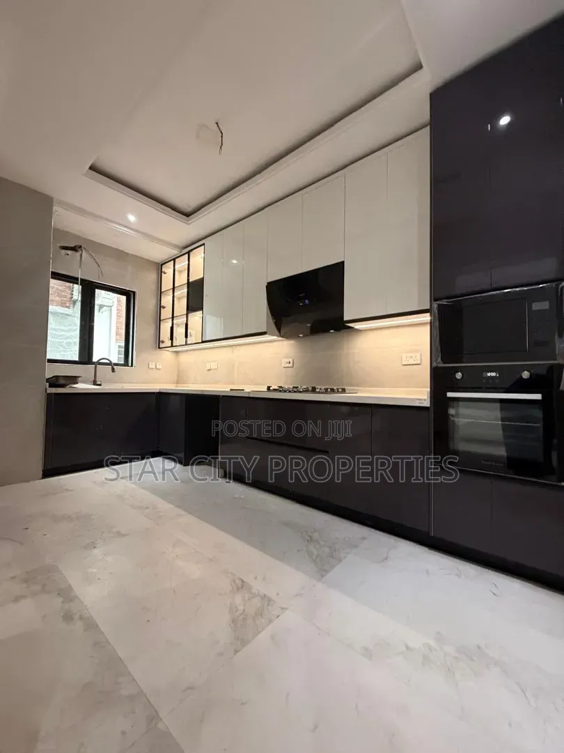 3bdrm Apartment in Allen Avenue Ikeja for sale in Allen Avenue