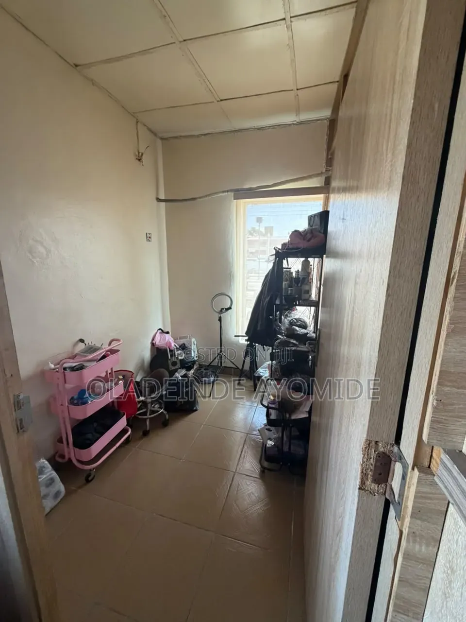 A Big Shop  Facing Express for Rent 
Location Sangotedo Ajah Rent 2.5M in Sangotedo