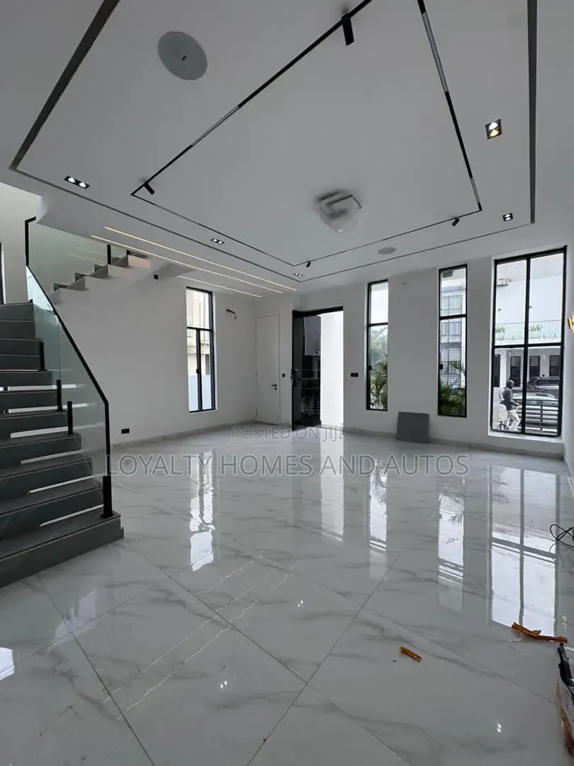 5bdrm House in Chevron for sale in Chevron