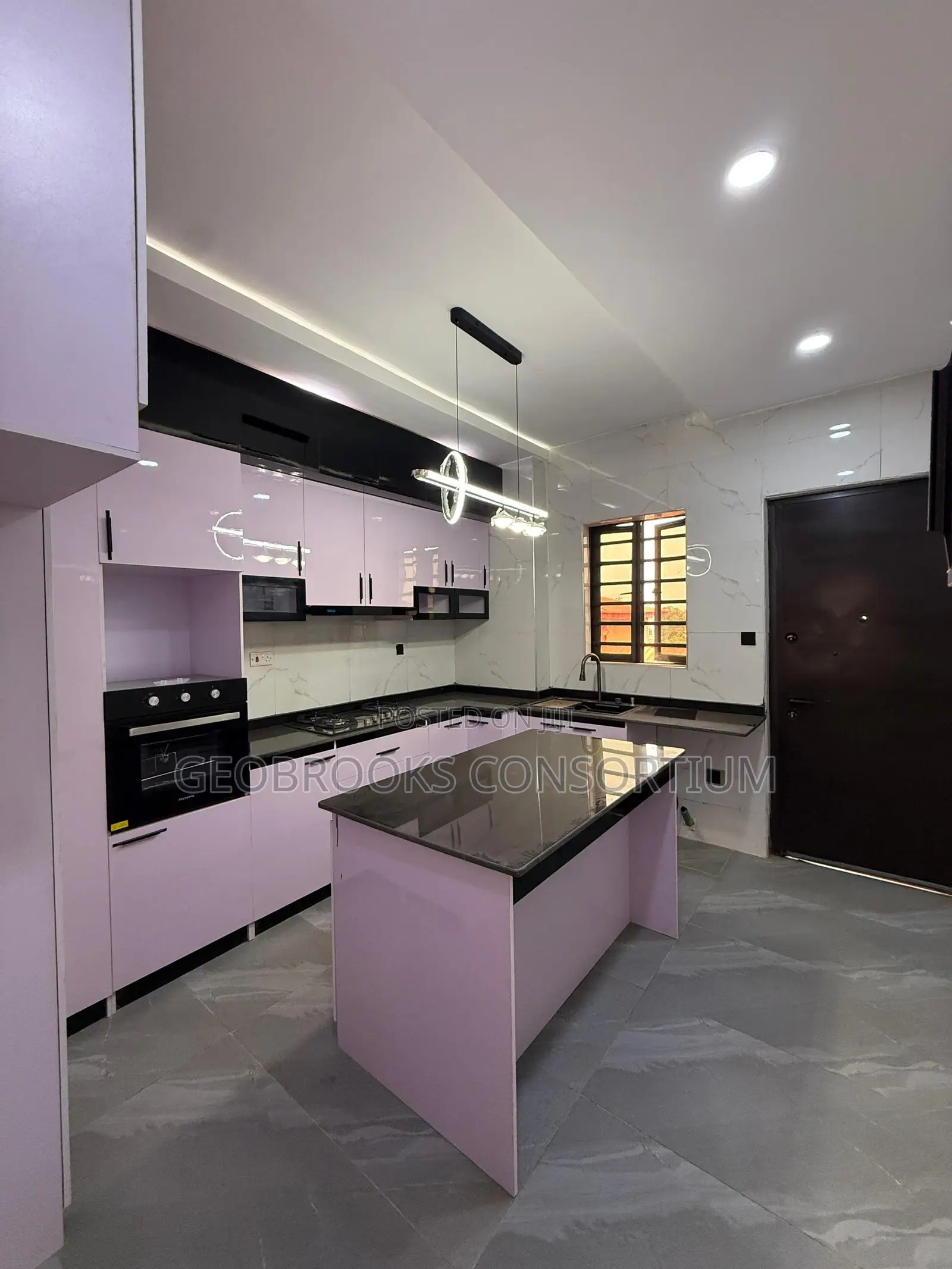 3bdrm Apartment in Alao Akala Way, Akobo for rent in Akobo