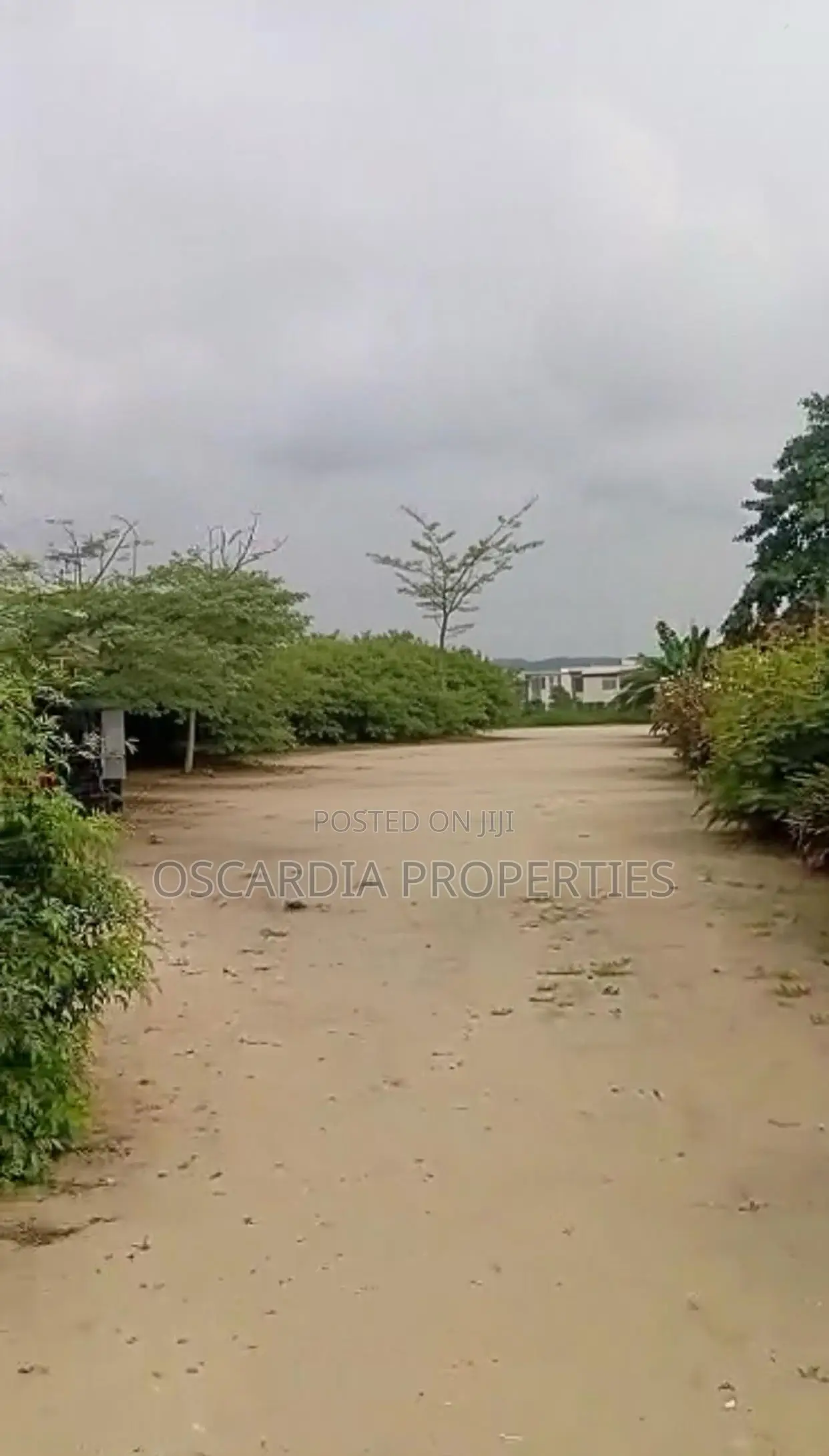 Approx 1333sqm Land Facing Lekki-Epe Expressway, BOGIJE Ibeju Lekki in Elemoro