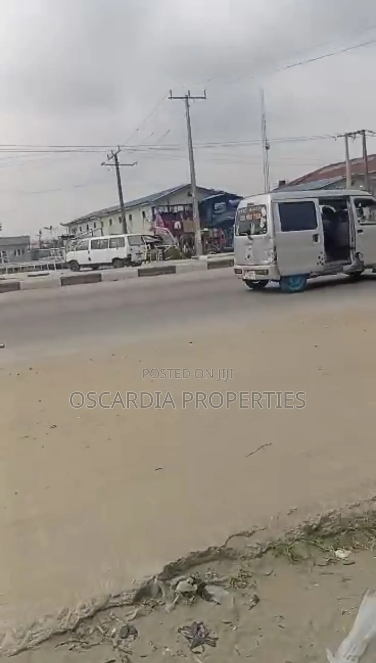 Approx 1333sqm Land Facing Lekki-Epe Expressway, BOGIJE Ibeju Lekki in Elemoro