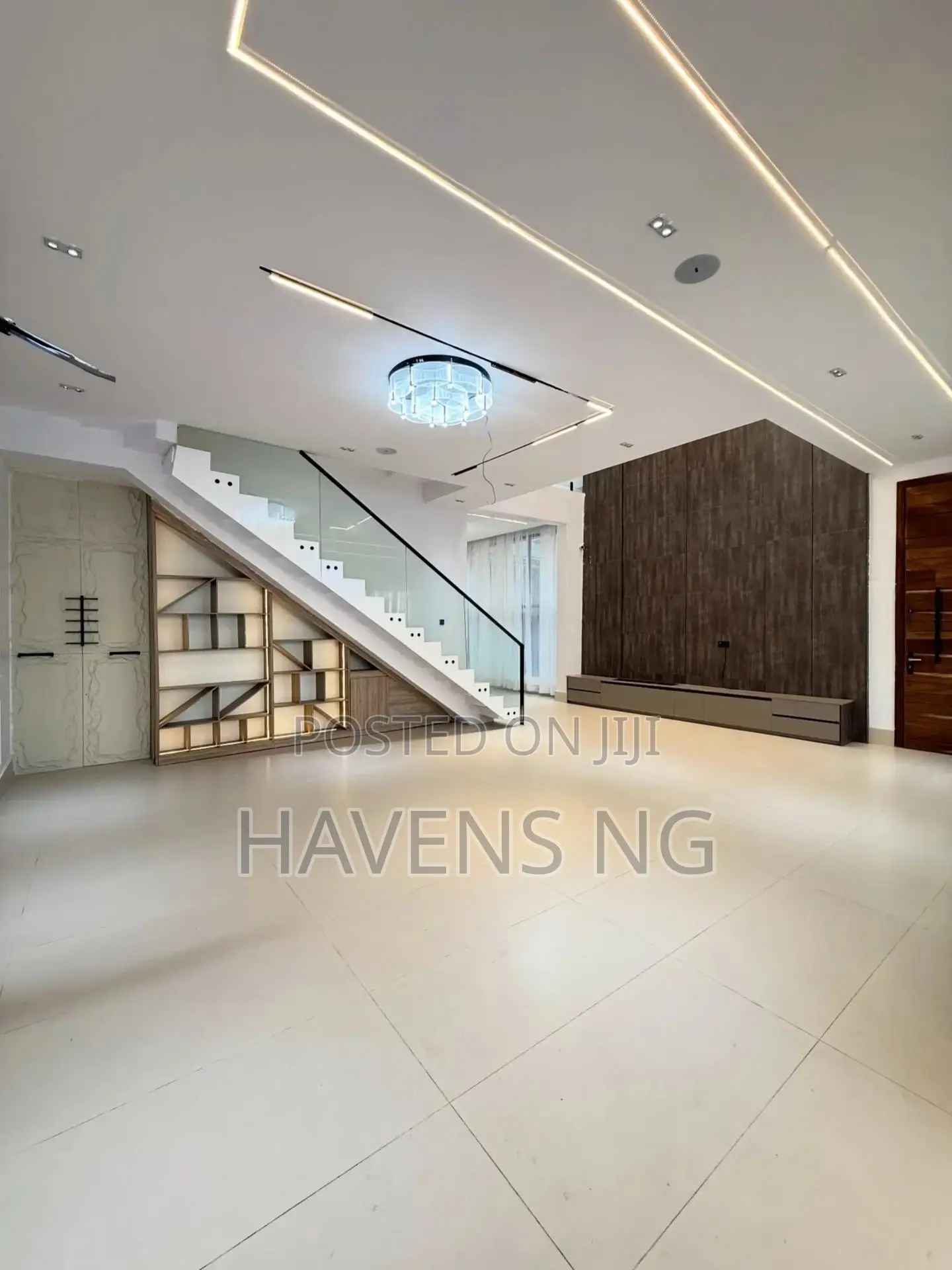 5bdrm Duplex in Ikota for sale in Ikota