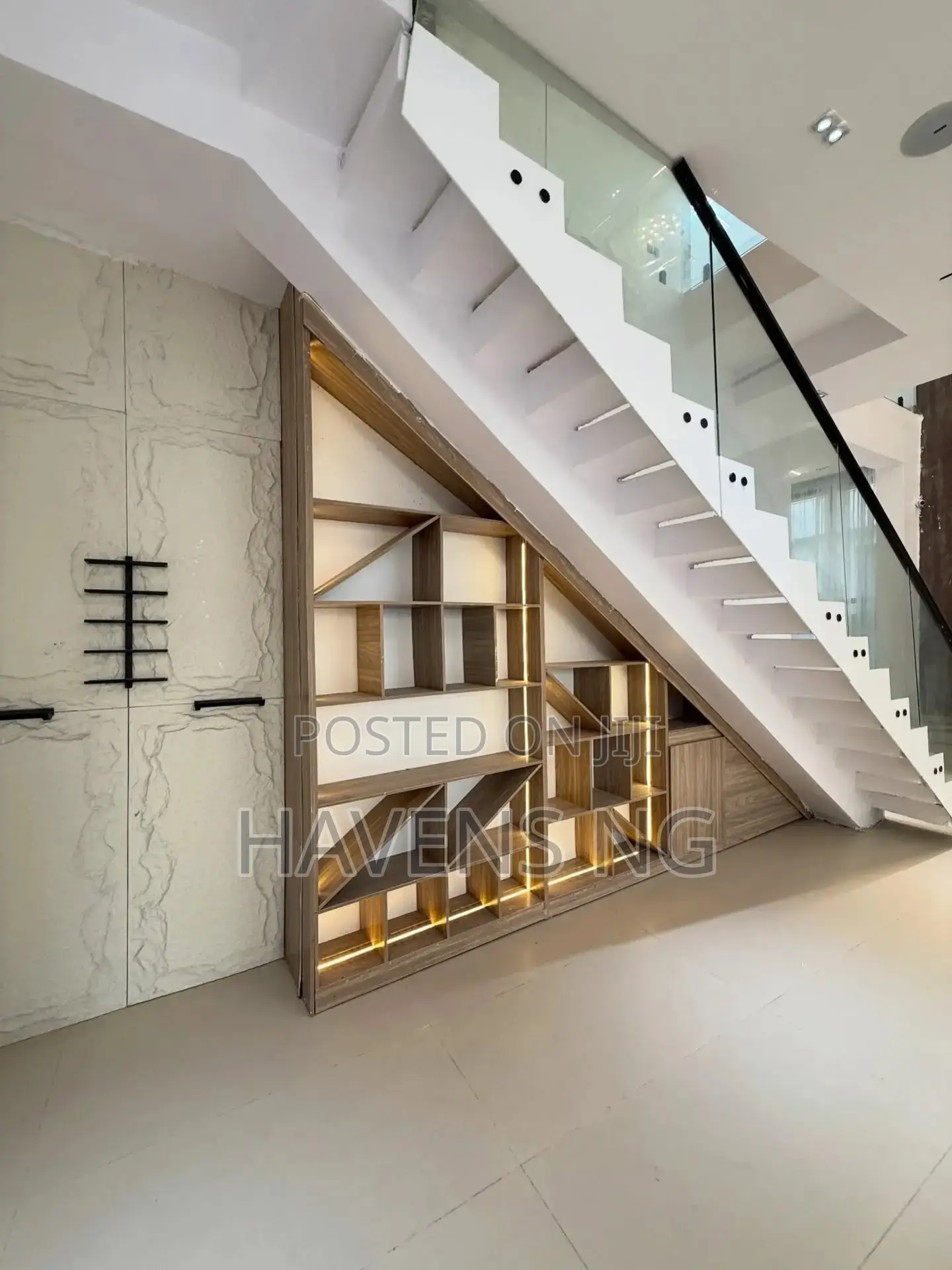 5bdrm Duplex in Ikota for sale in Ikota