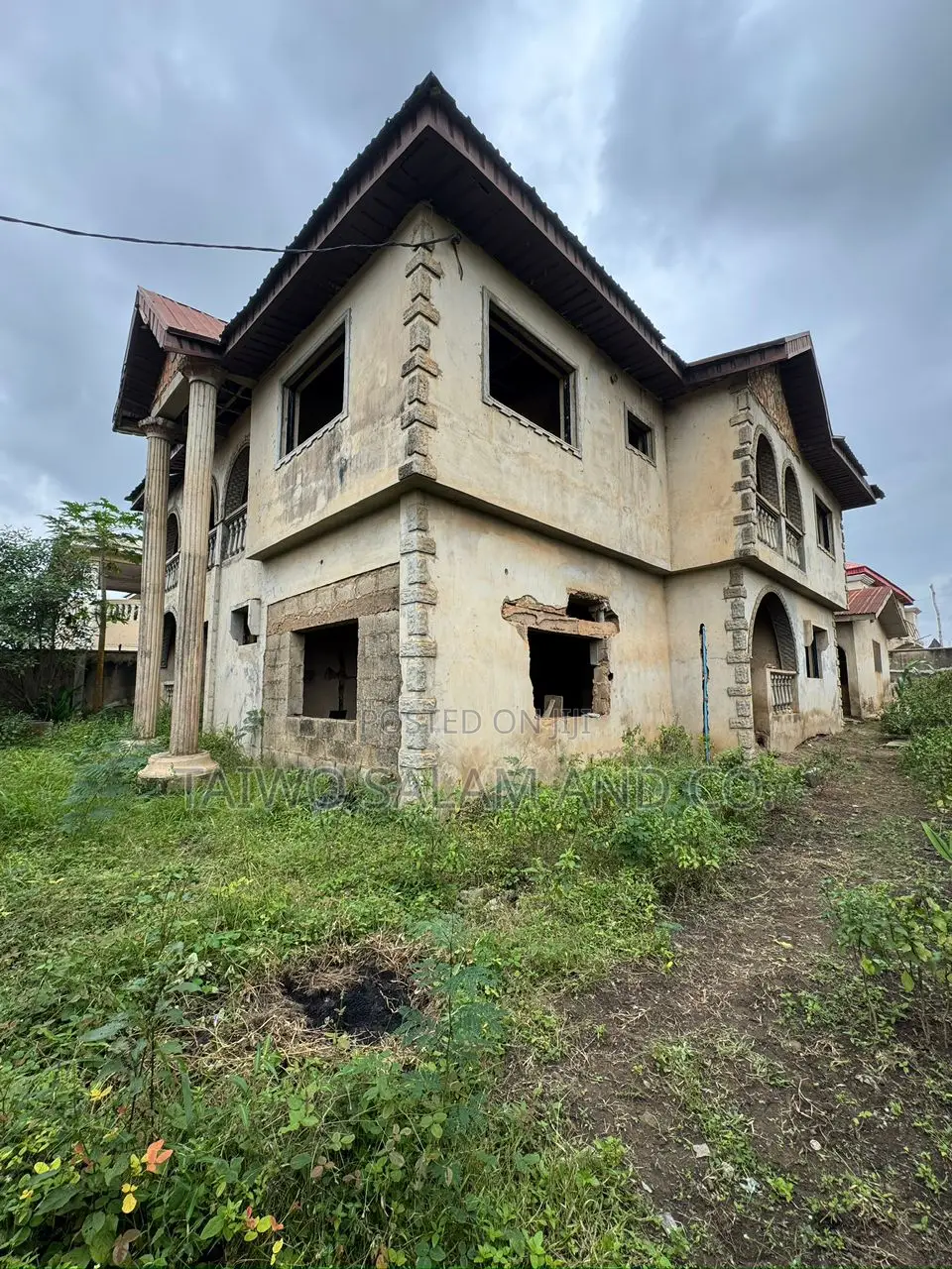 5bdrm Duplex in Idishin for sale in Idishin