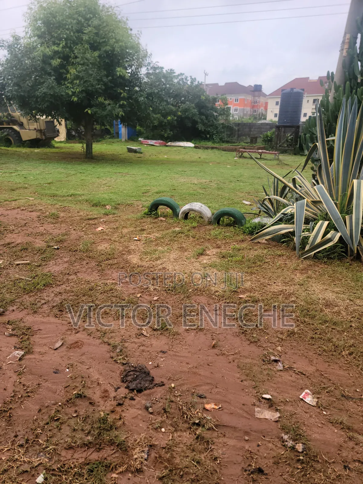 Car Stand for Sale in Jahi
