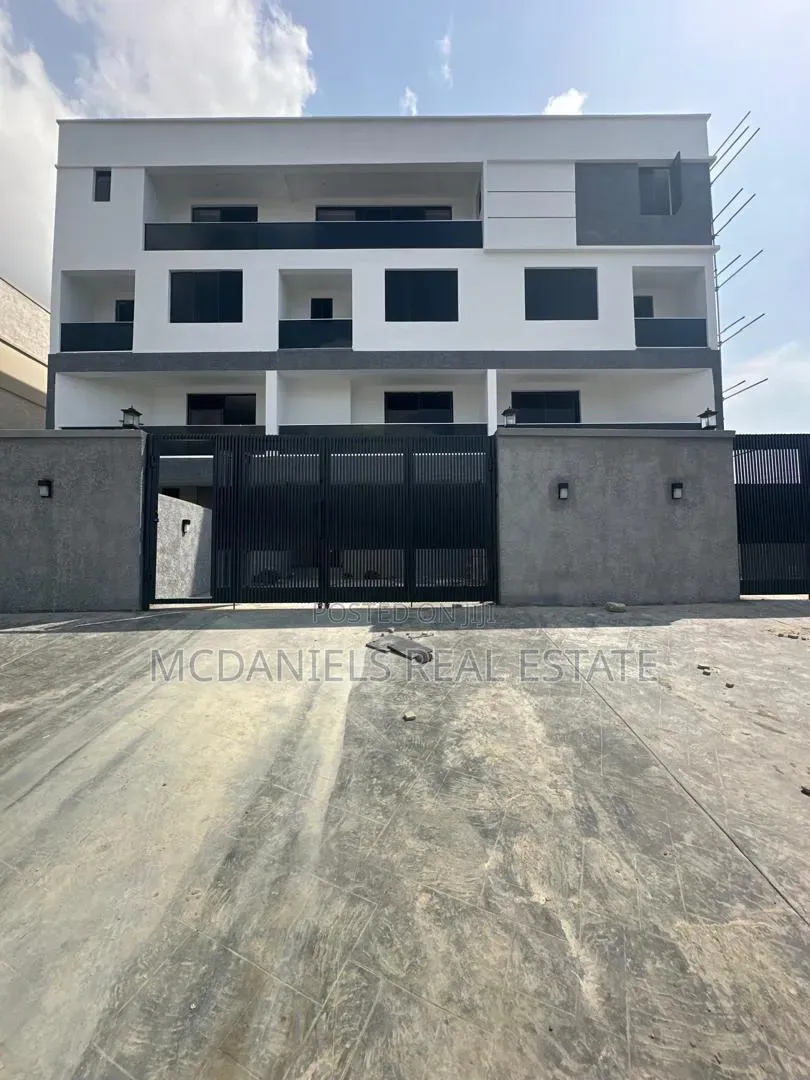 5bdrm Townhouse/Terrace in Lekki Phase 1 for sale in Lekki Phase 1