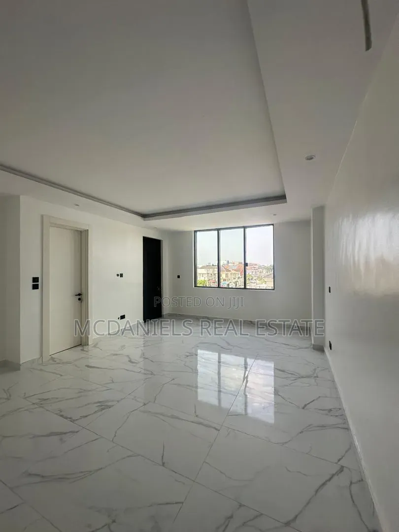 5bdrm Townhouse/Terrace in Lekki Phase 1 for sale in Lekki Phase 1