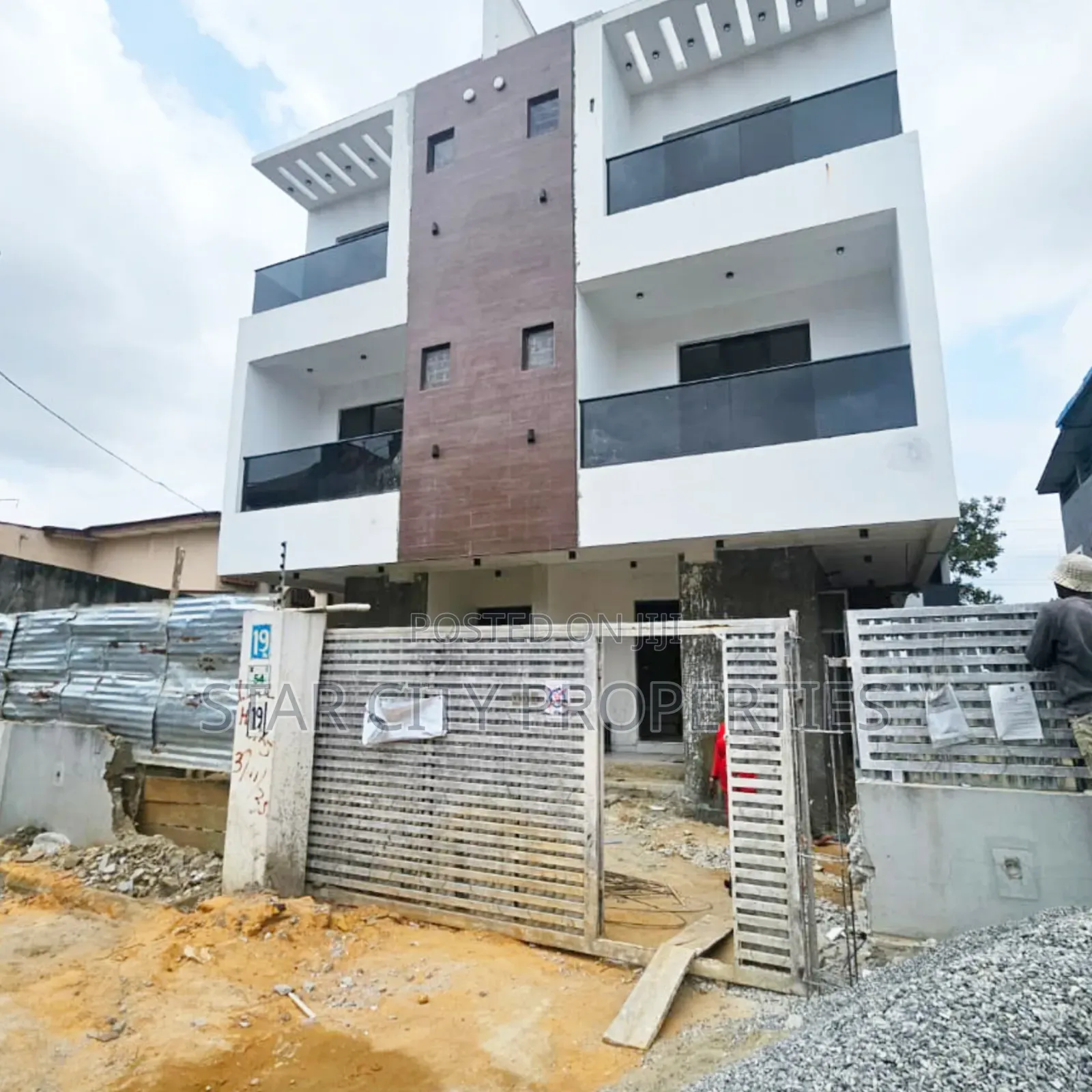 4bdrm House in Ikeja Lagos, Adeniyi Jones for sale in Adeniyi Jones
