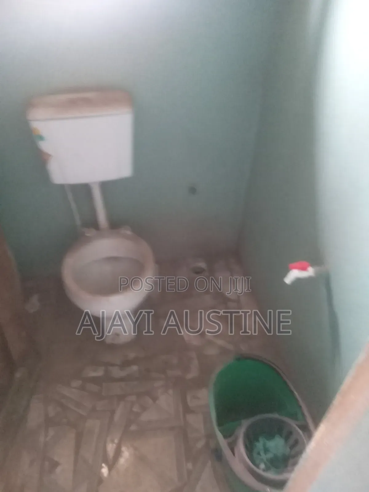 Big Shop to Let Along Hospital Road in Akure