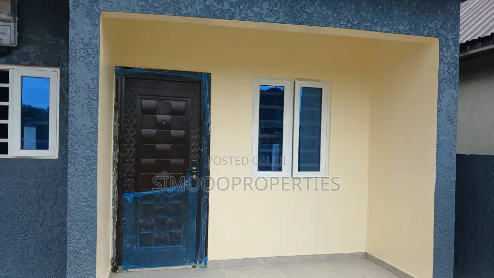 1bdrm Block of Flats in Royal Garden, Lakowe for rent in Lakowe