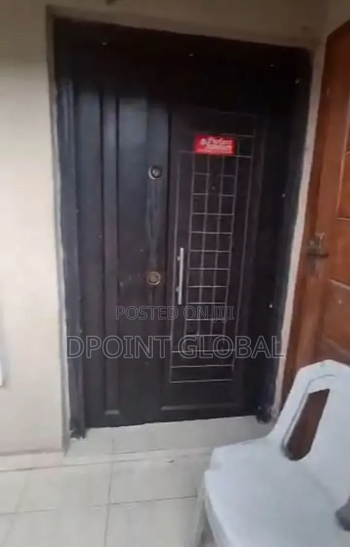 8bdrm Block of Flats in Peace Estate, Baruwa for sale in Baruwa