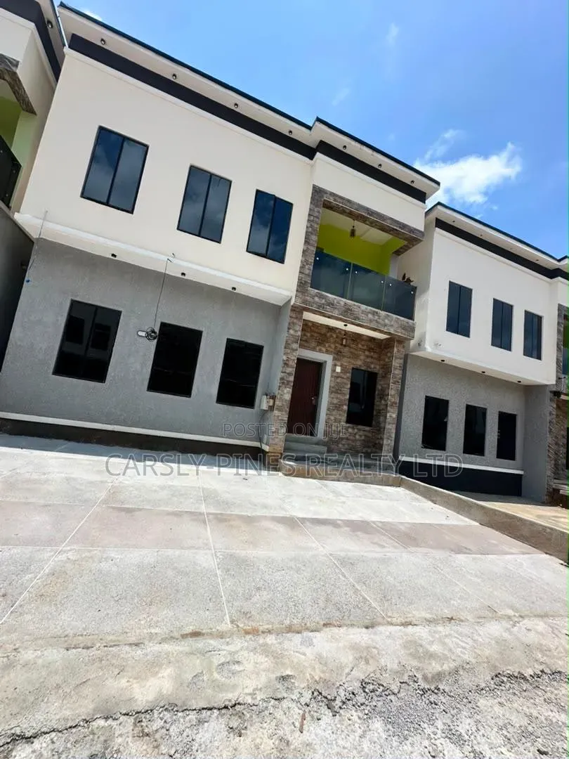 4bdrm Townhouse/Terrace in Kiami for sale in Kiami