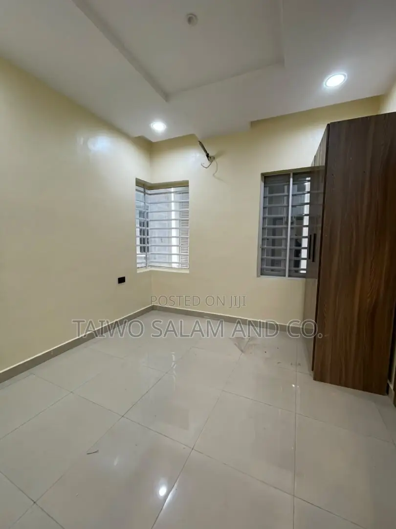 3bdrm Apartment in Bodija for sale in Bodija