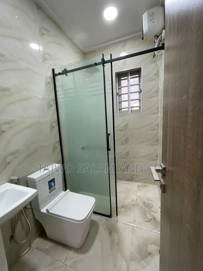 3bdrm Apartment in Bodija for sale in Bodija
