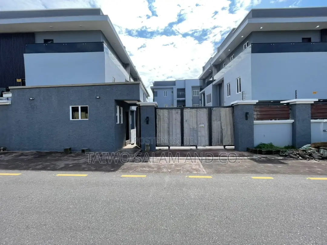 3bdrm Apartment in Bodija for sale in Bodija
