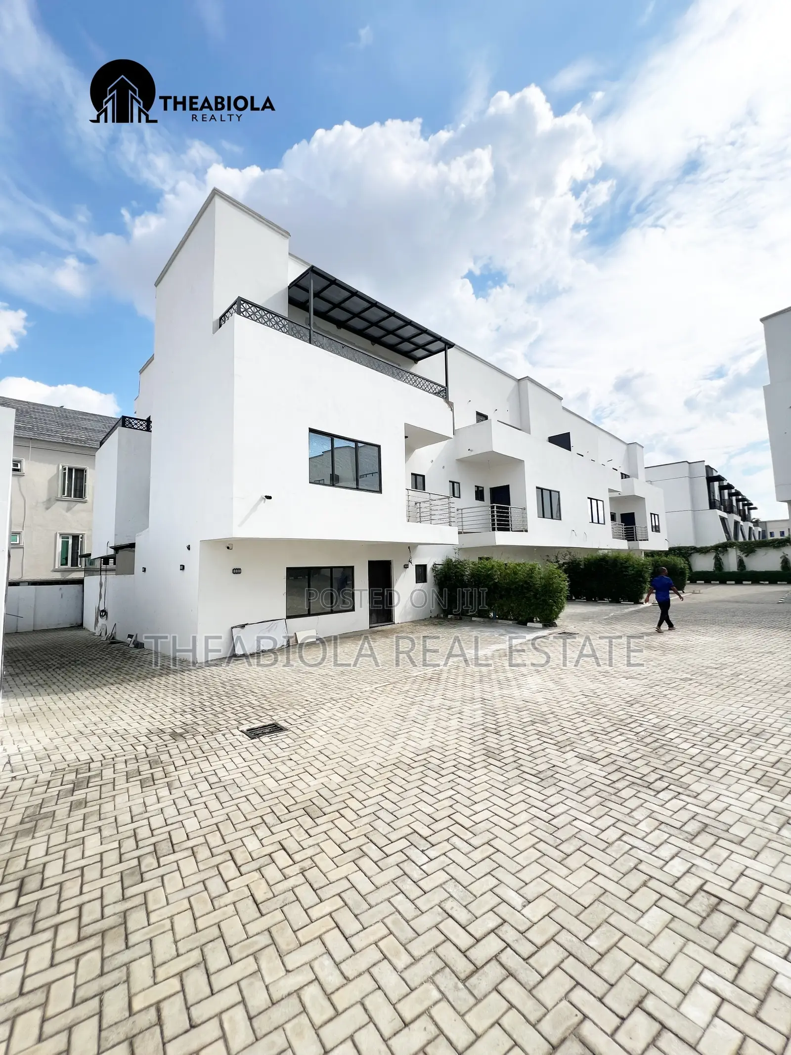 4bdrm Townhouse/Terrace in Lifecamp, Abuja for sale in Life Camp