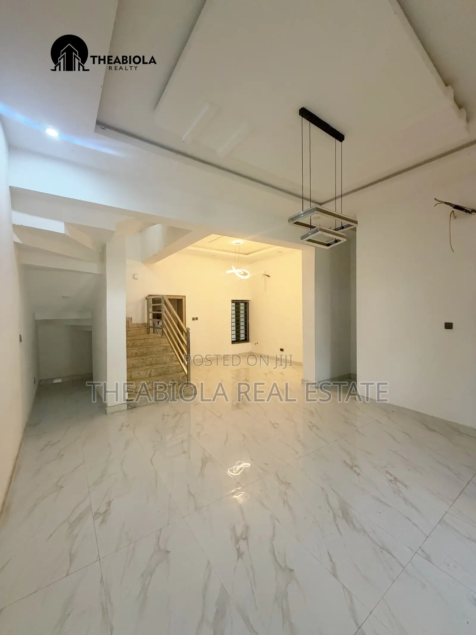 5bdrm Townhouse/Terrace in Lifecamp, Abuja for sale in Life Camp