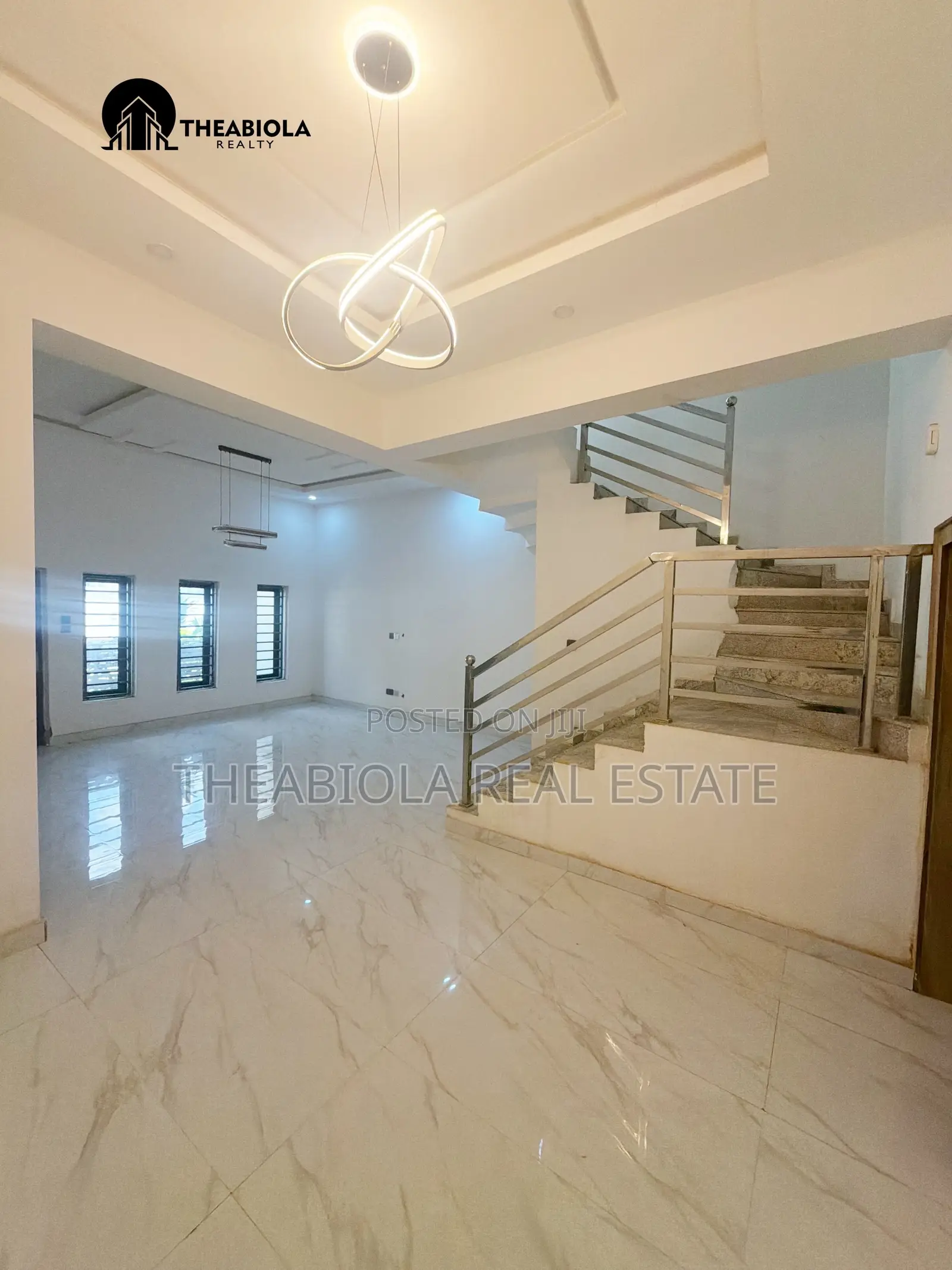 5bdrm Townhouse/Terrace in Lifecamp, Abuja for sale in Life Camp
