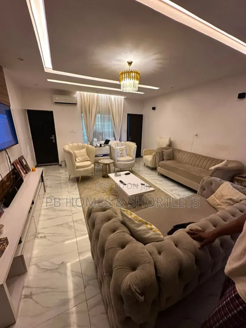 Furnished 3bdrm Apartment in Chevron for rent in Chevron