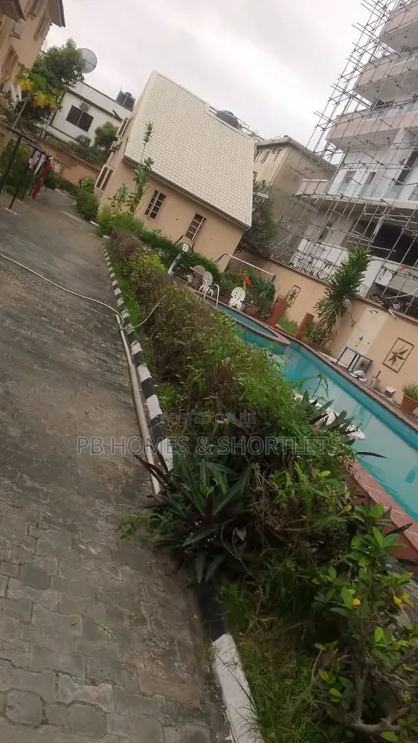 1bdrm Penthouse in Lekki Phase 1 for rent in Lekki Phase 1