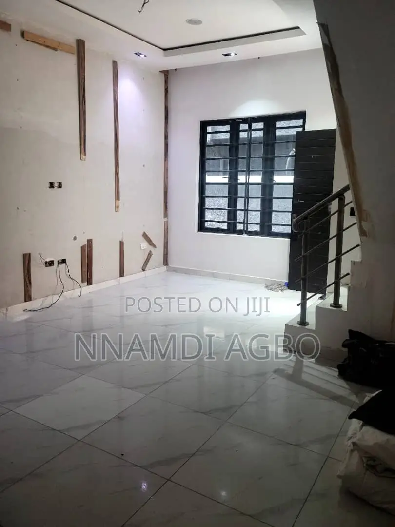 1bdrm Apartment in Lekki Phase 1 for rent in Lekki Phase 1