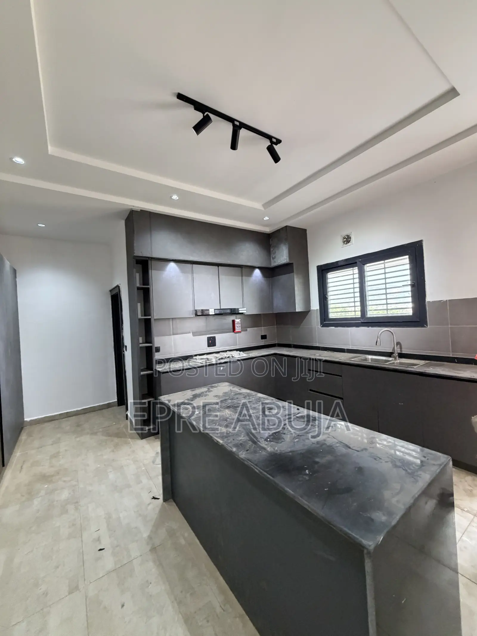3bdrm Penthouse in Gwarinpa for rent in Gwarinpa