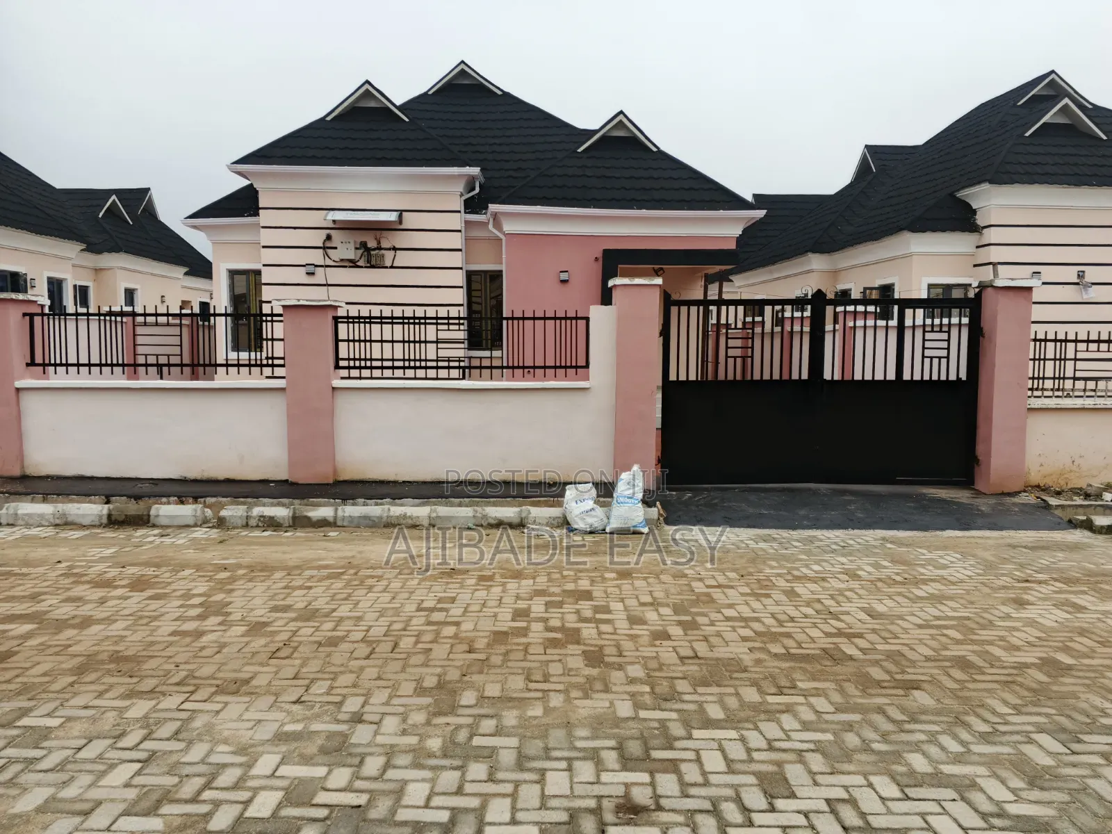 3bdrm Bungalow in Co-Operative Estate, Ayobo for sale in Ayobo