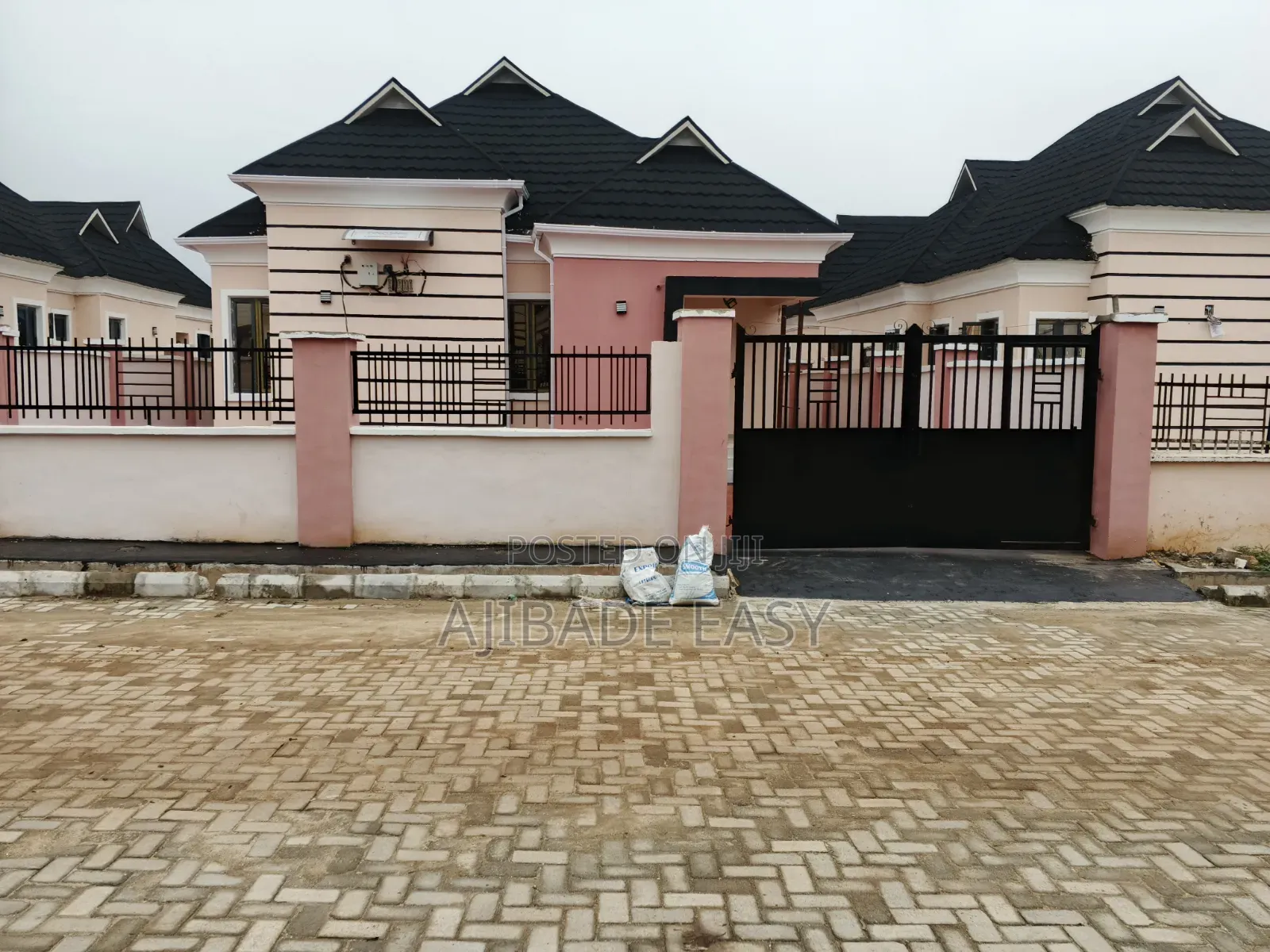 3bdrm Bungalow in Co-Operative Estate, Ayobo for sale in Ayobo
