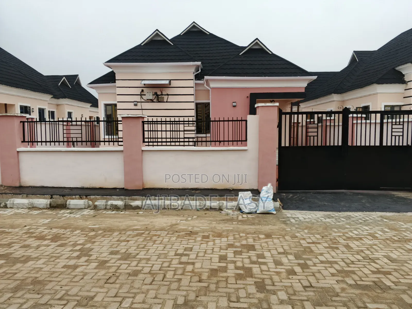 3bdrm Bungalow in Co-Operative Estate, Ayobo for sale in Ayobo