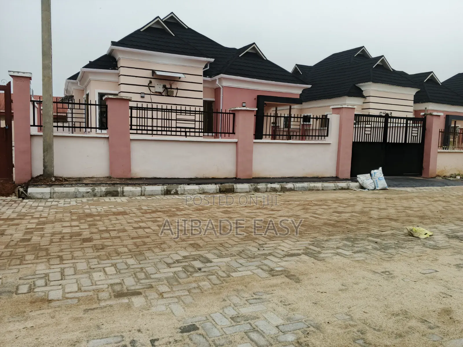3bdrm Bungalow in Co-Operative Estate, Ayobo for sale in Ayobo