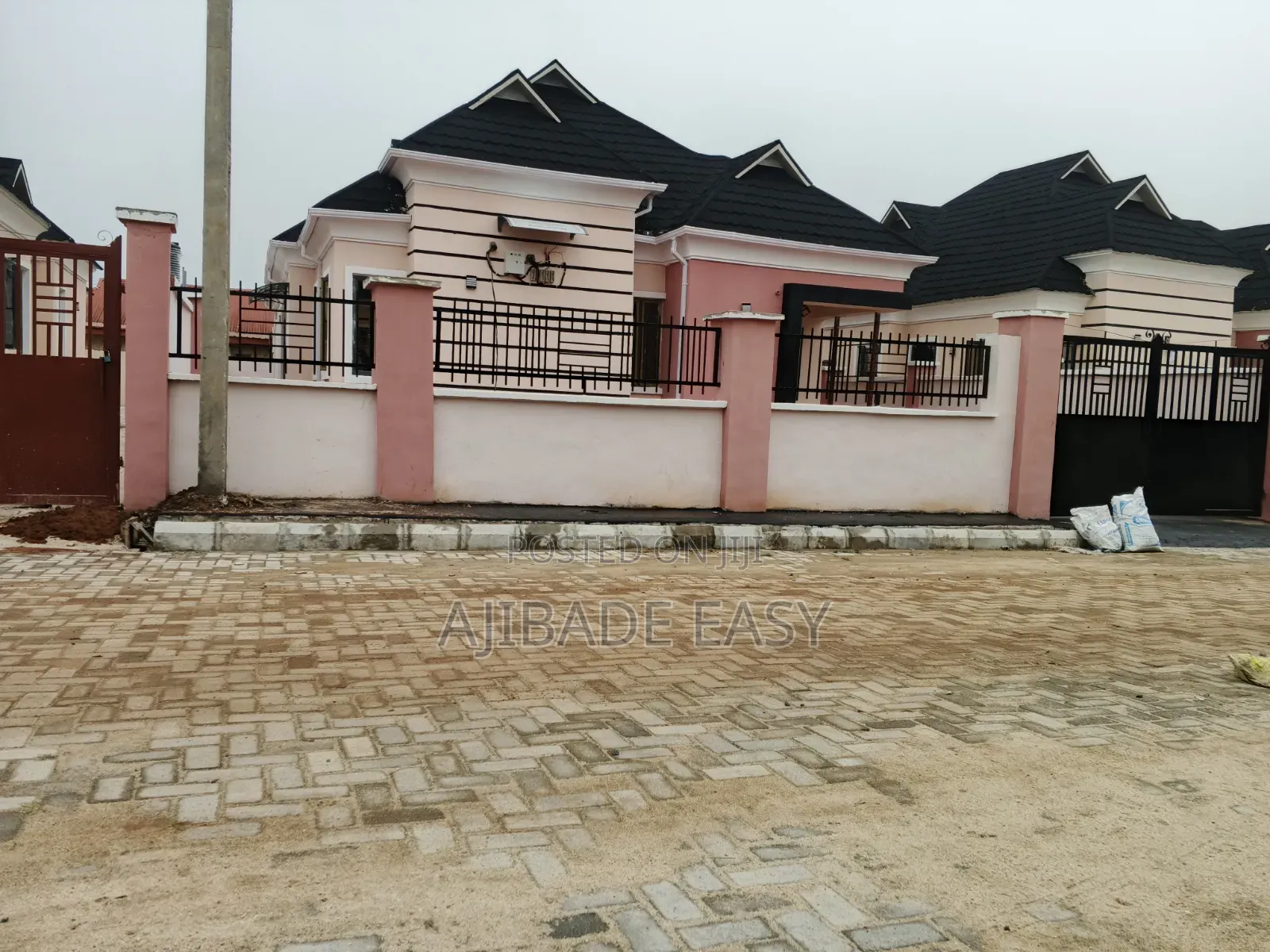 3bdrm Bungalow in Co-Operative Estate, Ayobo for sale in Ayobo