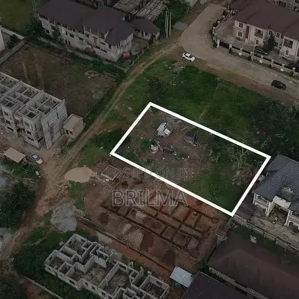 837Sqm Land in Lifecamp for Sale in Maitama