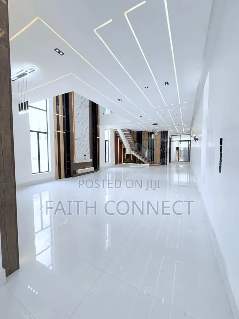 5bdrm Duplex in Ajah for sale in Ajah