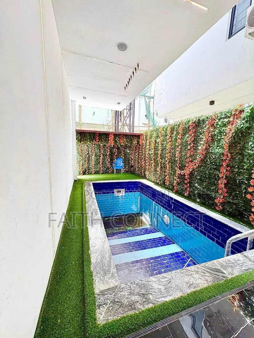 5bdrm Duplex in Ajah for sale in Ajah