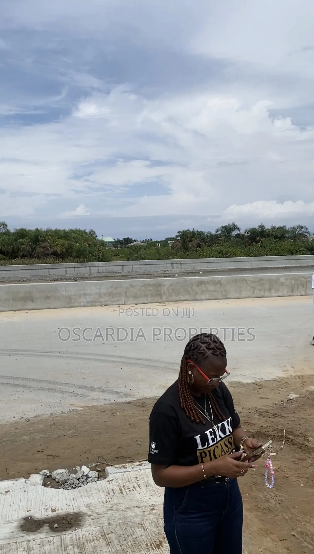 For Sale, Own a Land Facing the Lagos–calabar Coastal Highway. in Eleko