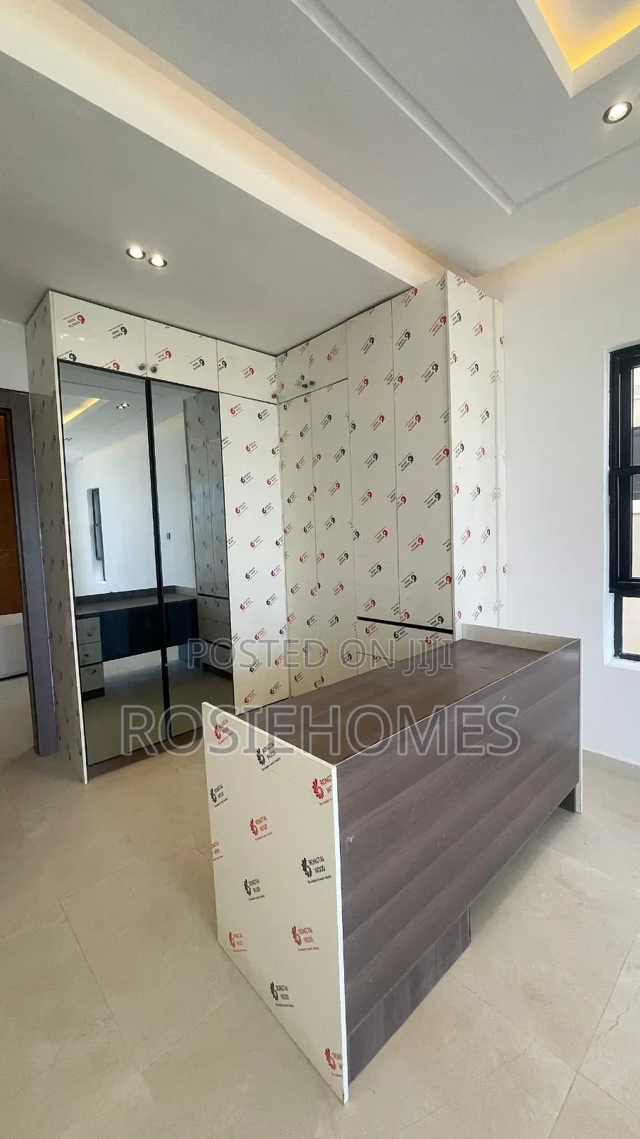 5bdrm Duplex in Osapa London for sale in Osapa london