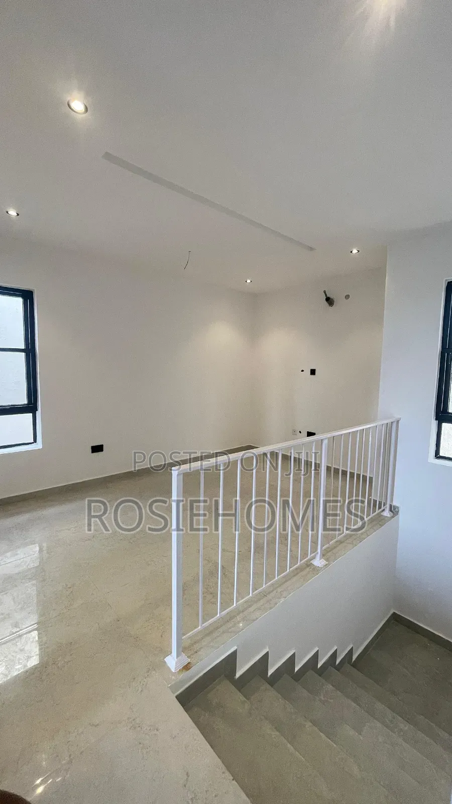 5bdrm Duplex in Osapa London for sale in Osapa london