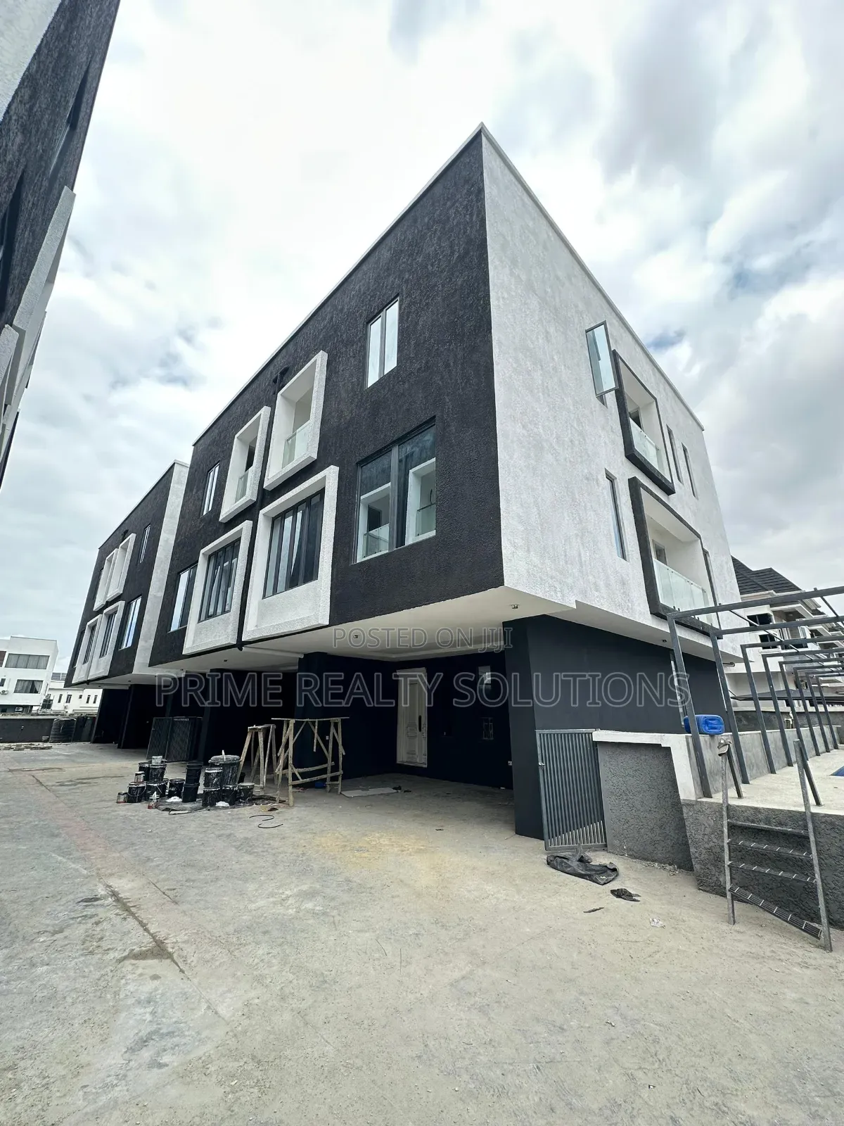 Furnished 5bdrm Duplex in Lekki Phase 1 for sale in Lekki Phase 1