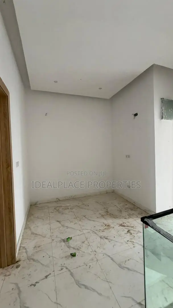 4bdrm Townhouse/Terrace in Ikota for sale in Ikota